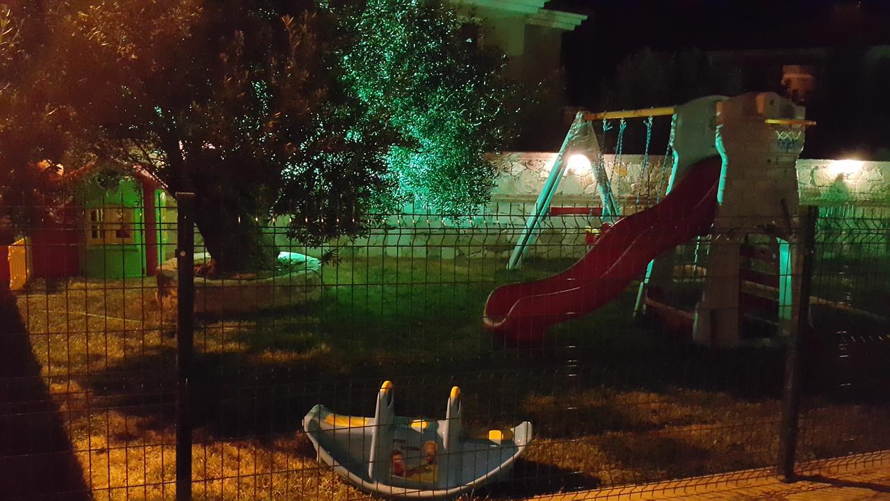 Elisa Hotel Ayvalik Exterior photo